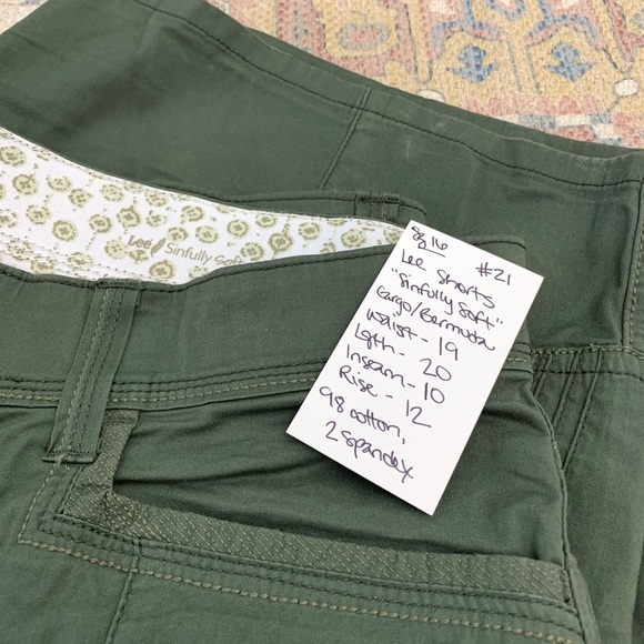 #21 Lee Sinfully Soft Bermuda High Rise Khaki Olive Green Cargo Vintage Short 16 - Picture 4 of 4